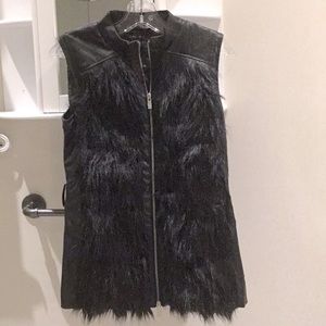 🧓🏼MT Amish faux leather and faux fur zippered vest